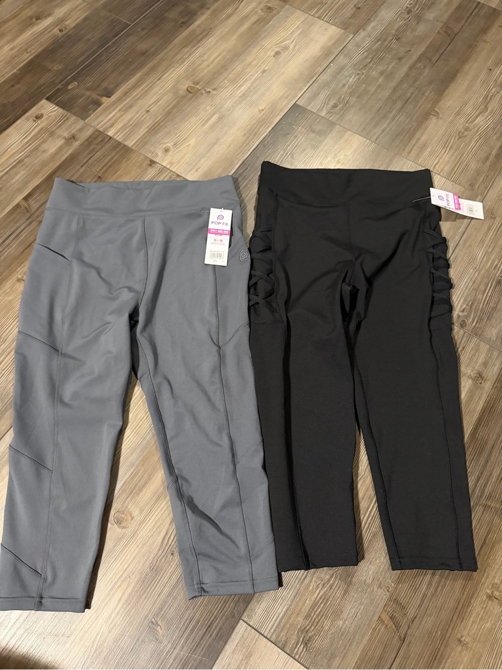 POP Fit woman’s Capri Leggings - Gray & Black